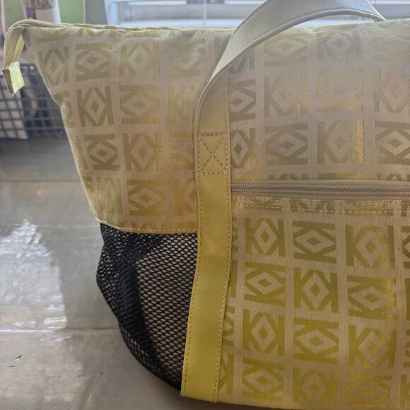 Yellow Vented Vintage Pet Carrier Tote - Picture 7 of 12